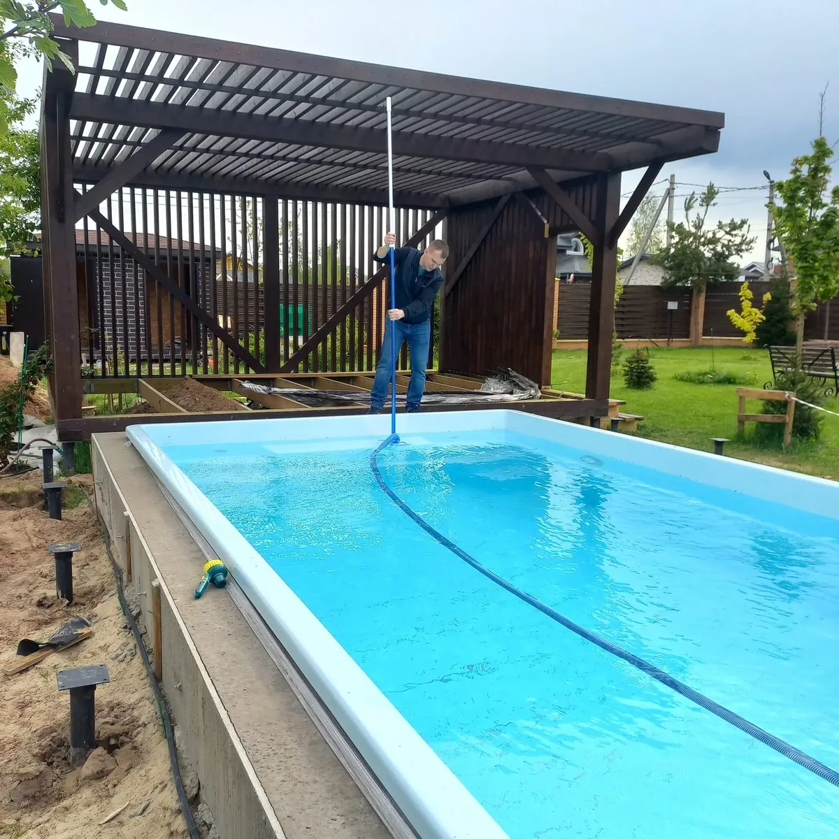 Копинговый бордюрный камень для бассейна Laguna в Ишиме